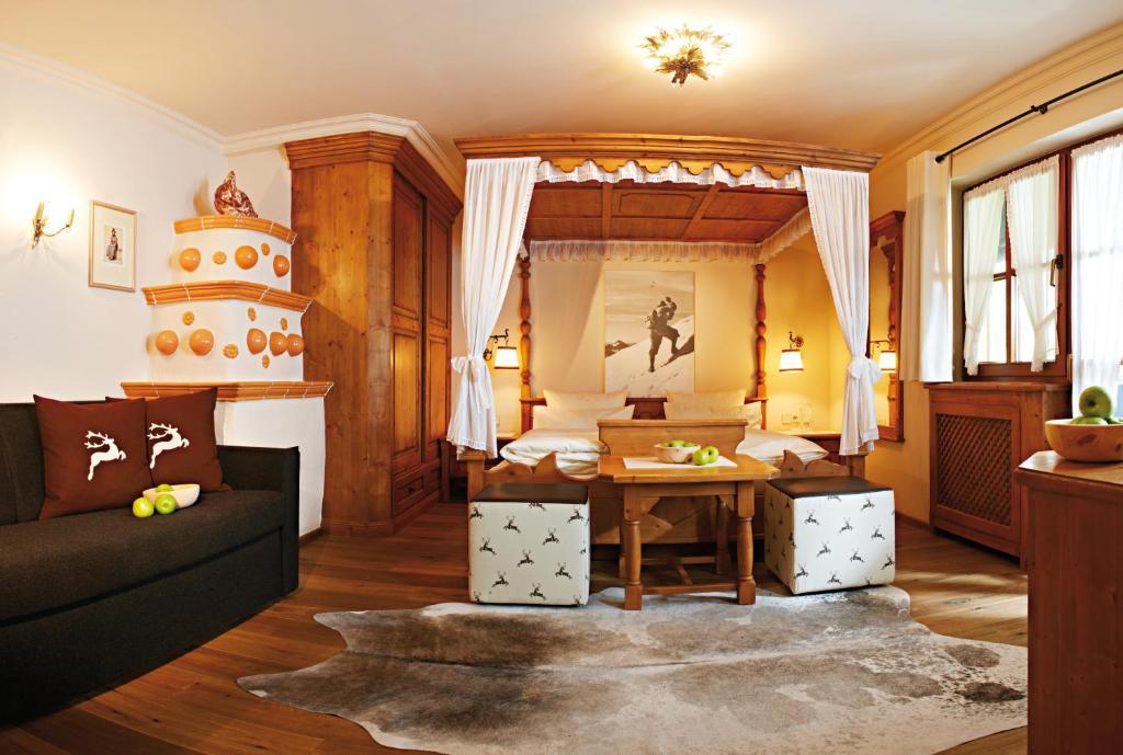 Hotel Garni Kirchenwirt Sankt Leonhard im Pitztal Bilik gambar